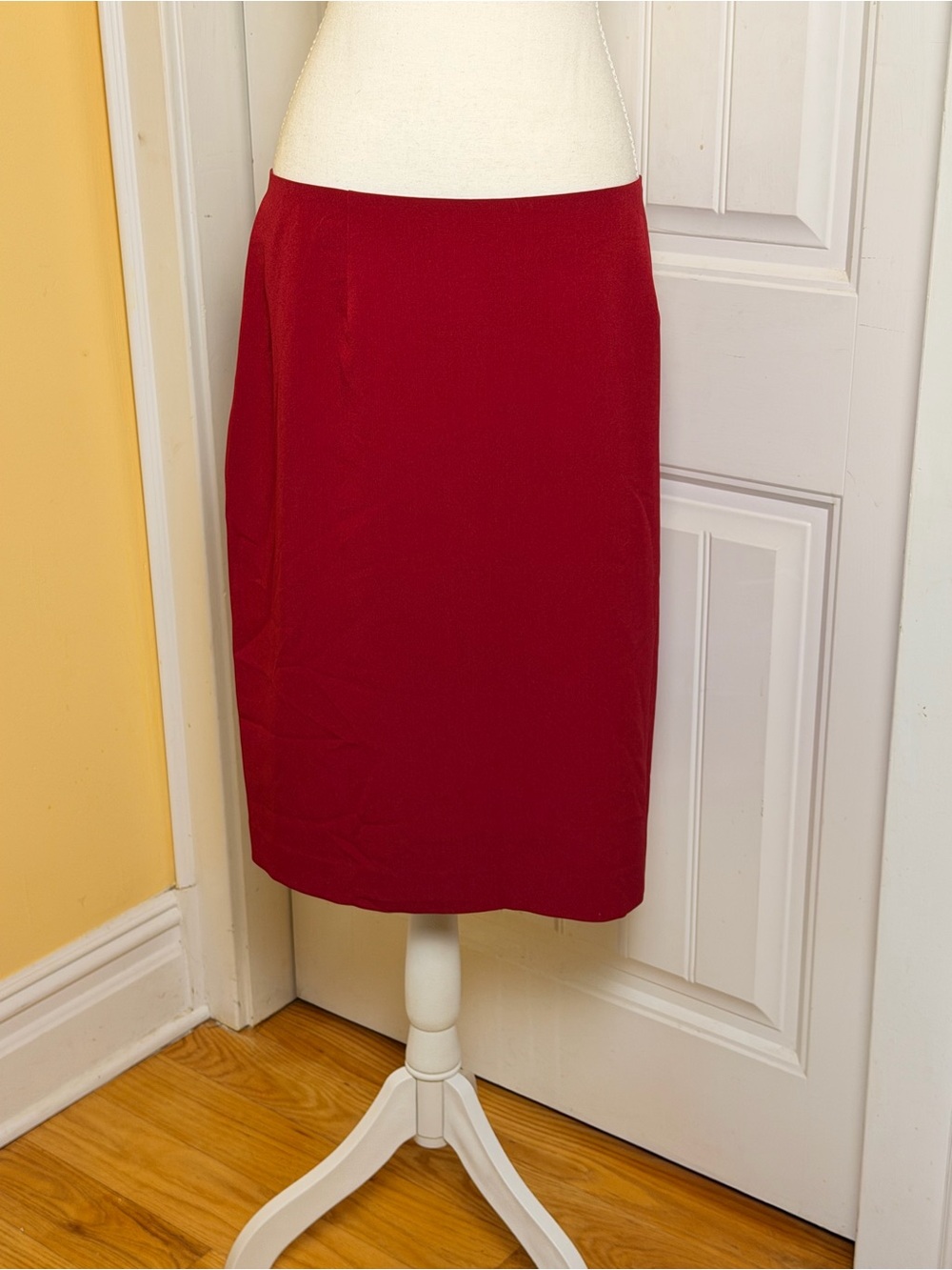 Kasper Red Pencil Skirt - Tailored Women's Classic